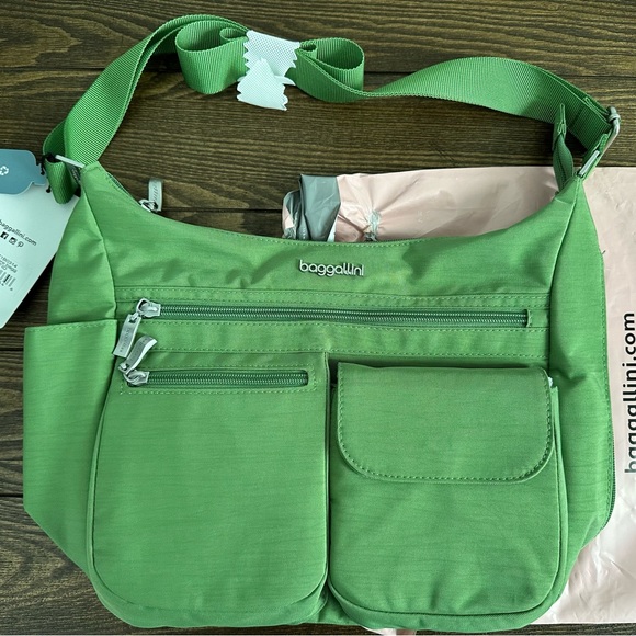 Everywhere Bagg With RFID in Moss - Picture 4 of 7